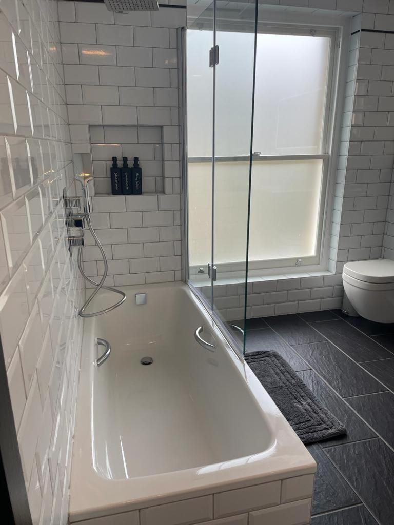 Luxury Apartment In Belsize Park Лондон Экстерьер фото